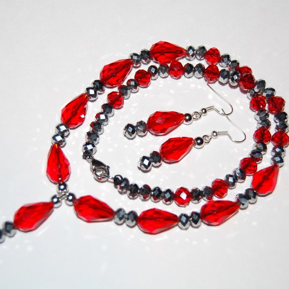 Set Necklace and Earrings,Glass Beaded Earring and Necklace,Red and Silver Color - Picture 5 of 5